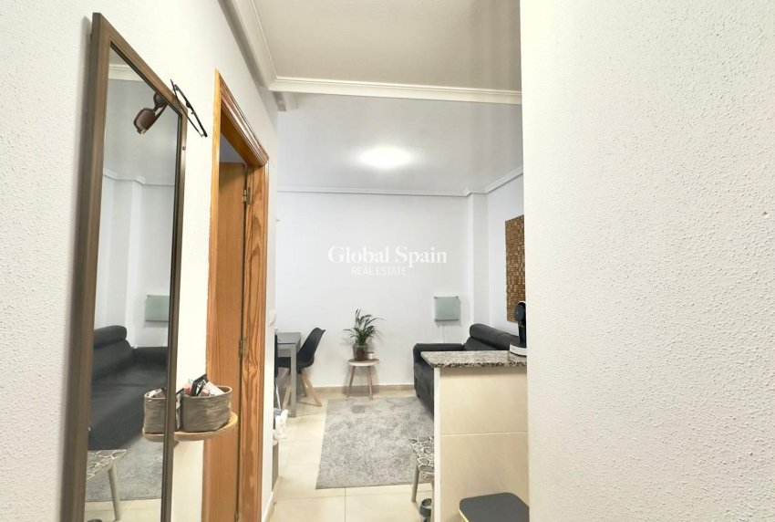 Wiederverkauf - WOHNUNG -
TORREVIEJA - Torrevieja