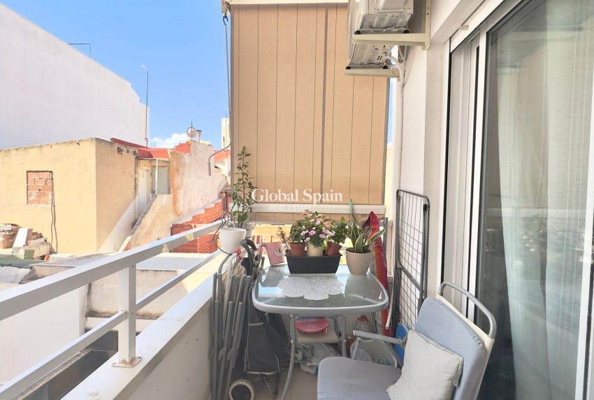 Wiederverkauf - WOHNUNG -
TORREVIEJA - Torrevieja