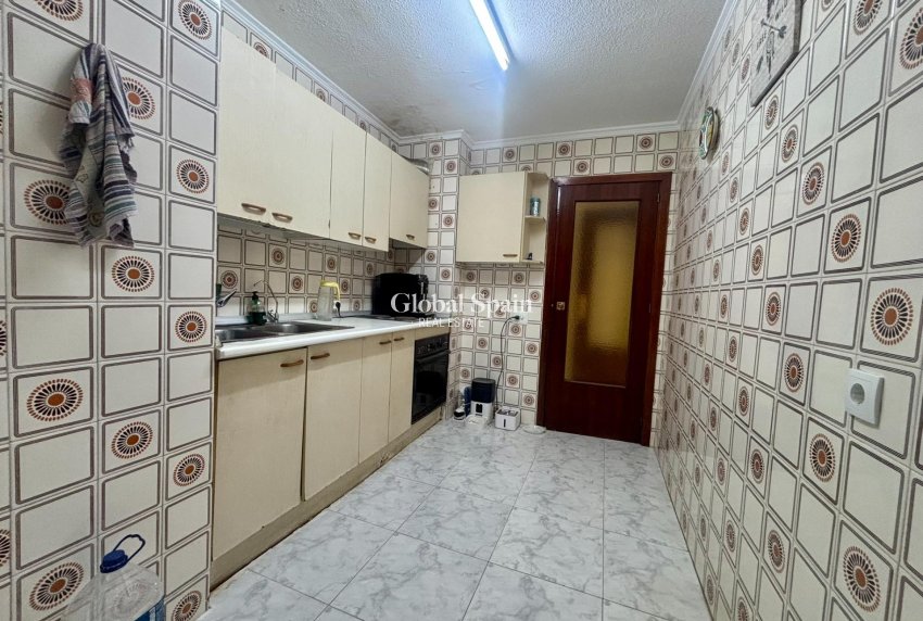 Wiederverkauf - WOHNUNG -
TORREVIEJA - Torrevieja