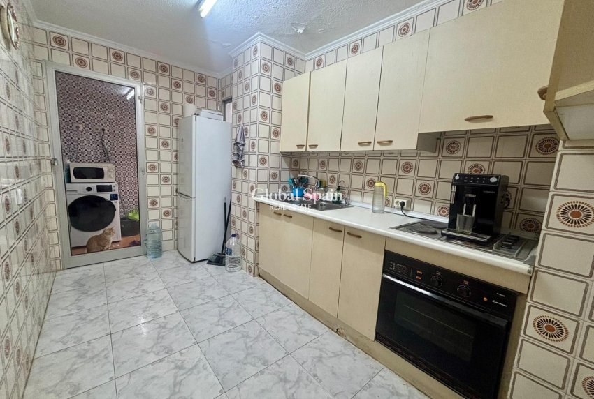 Wiederverkauf - WOHNUNG -
TORREVIEJA - Torrevieja