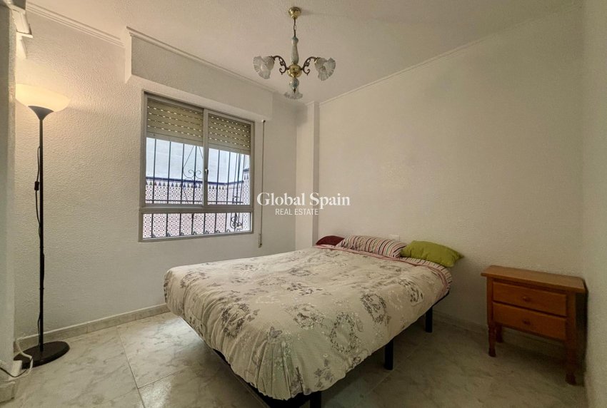 Wiederverkauf - WOHNUNG -
TORREVIEJA - Torrevieja