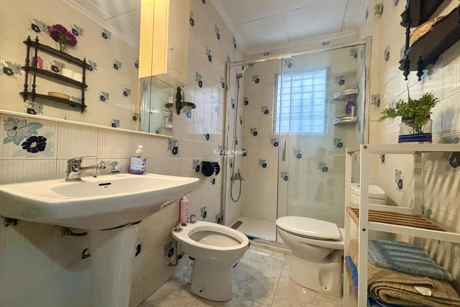 Wiederverkauf - WOHNUNG -
TORREVIEJA - Torrevieja