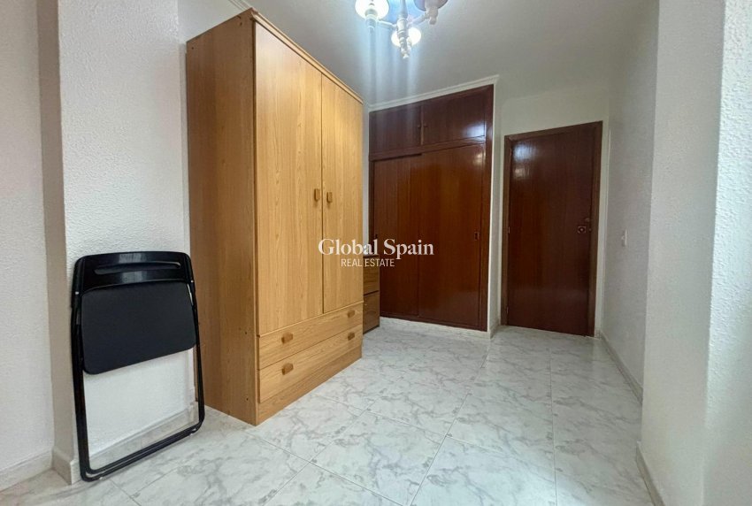 Wiederverkauf - WOHNUNG -
TORREVIEJA - Torrevieja