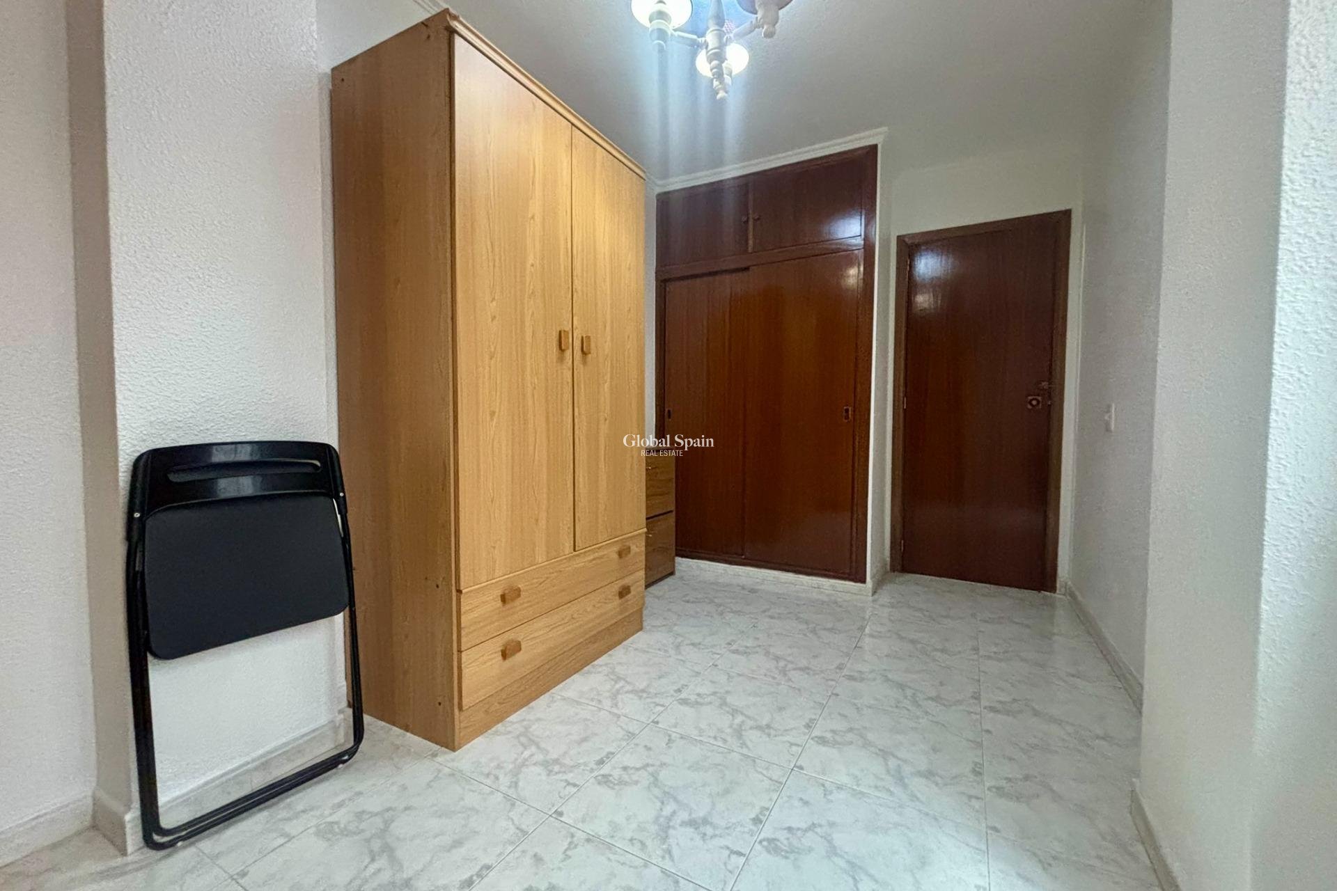 Wiederverkauf - WOHNUNG -
TORREVIEJA - Torrevieja