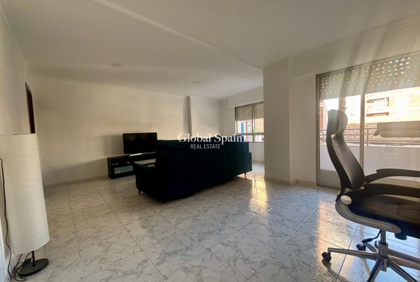 Wiederverkauf - WOHNUNG -
TORREVIEJA - Torrevieja
