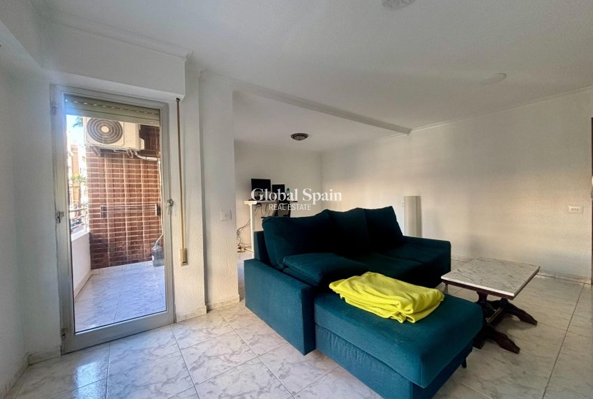 Wiederverkauf - WOHNUNG -
TORREVIEJA - Torrevieja