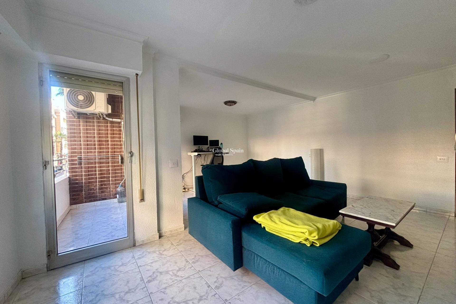 Wiederverkauf - WOHNUNG -
TORREVIEJA - Torrevieja