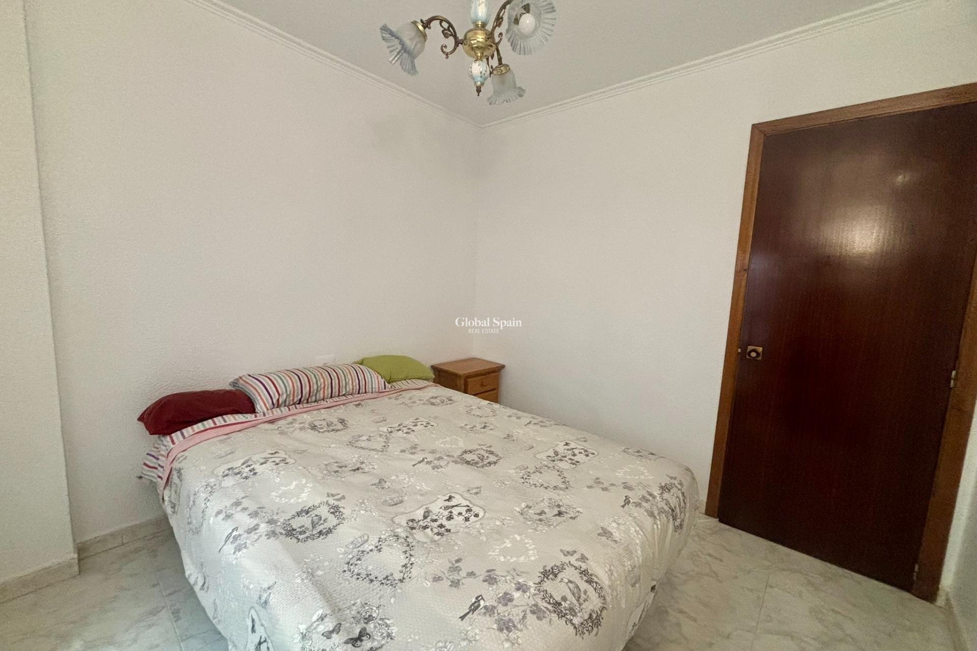 Wiederverkauf - WOHNUNG -
TORREVIEJA - Torrevieja