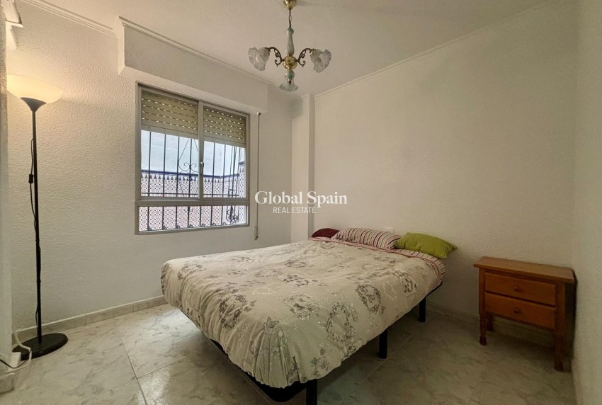 Wiederverkauf - WOHNUNG -
TORREVIEJA - Torrevieja