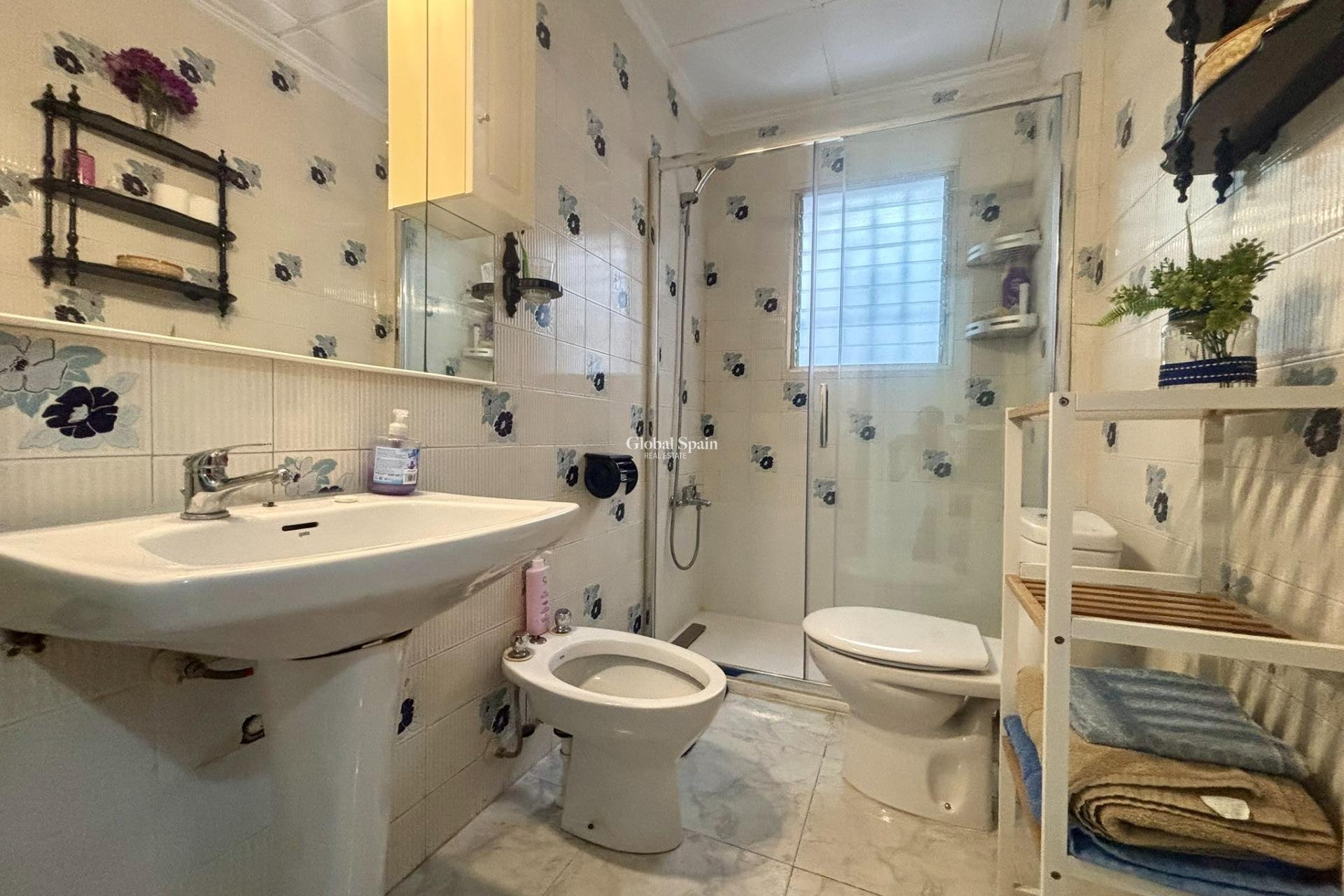 Wiederverkauf - WOHNUNG -
TORREVIEJA - Torrevieja