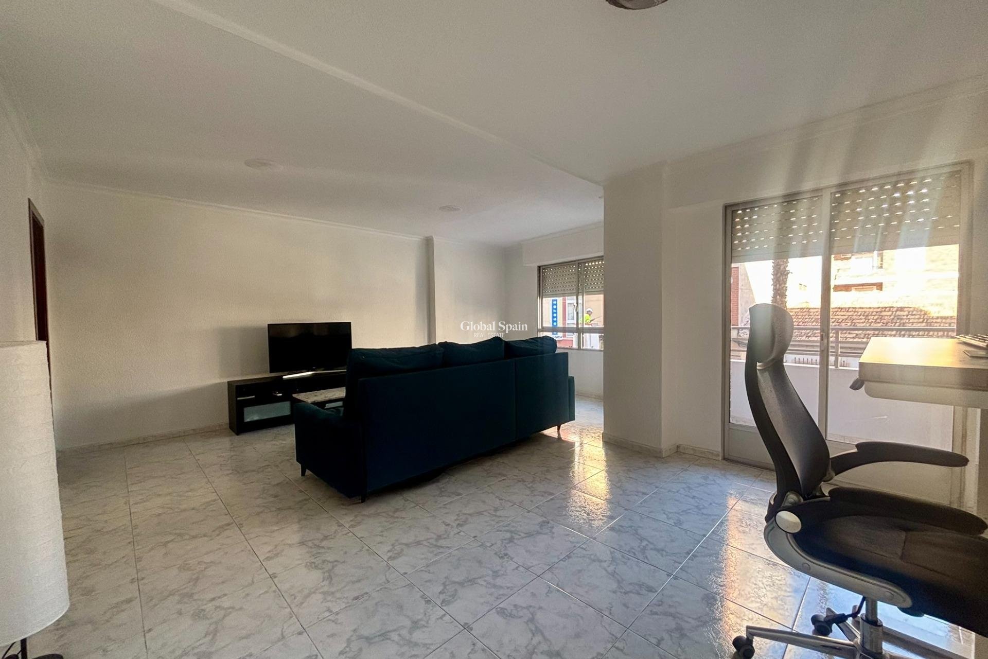 Wiederverkauf - WOHNUNG -
TORREVIEJA - Torrevieja