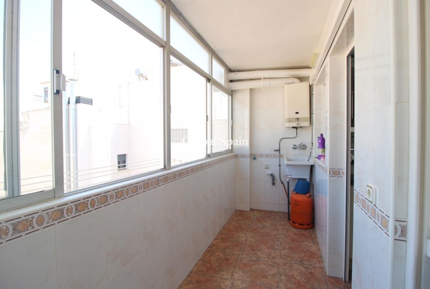 Wiederverkauf - WOHNUNG -
TORREVIEJA - Torrevieja