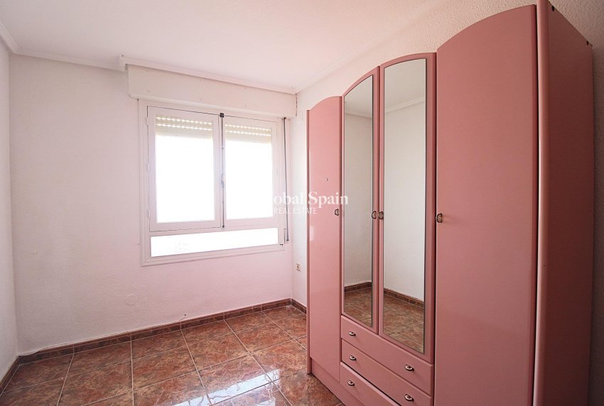 Wiederverkauf - WOHNUNG -
TORREVIEJA - Torrevieja