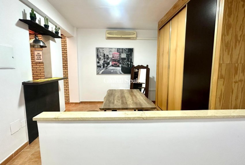 Wiederverkauf - WOHNUNG -
TORREVIEJA - Torrevieja