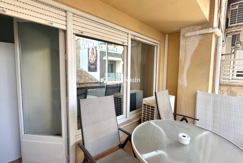 Wiederverkauf - WOHNUNG -
TORREVIEJA - Torrevieja