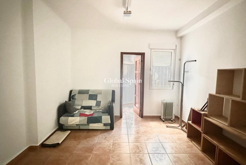 Wiederverkauf - WOHNUNG -
TORREVIEJA - Torrevieja