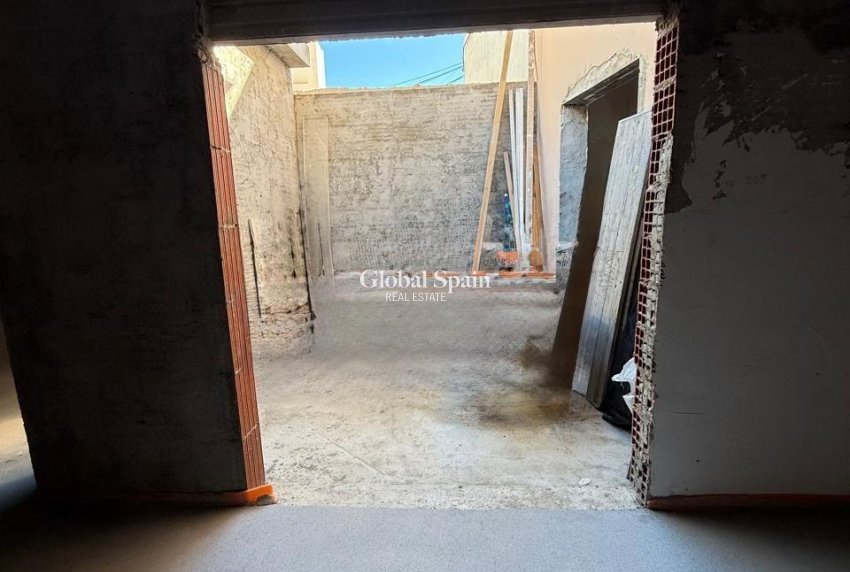 Wiederverkauf - WOHNUNG -
TORREVIEJA - Torrevieja