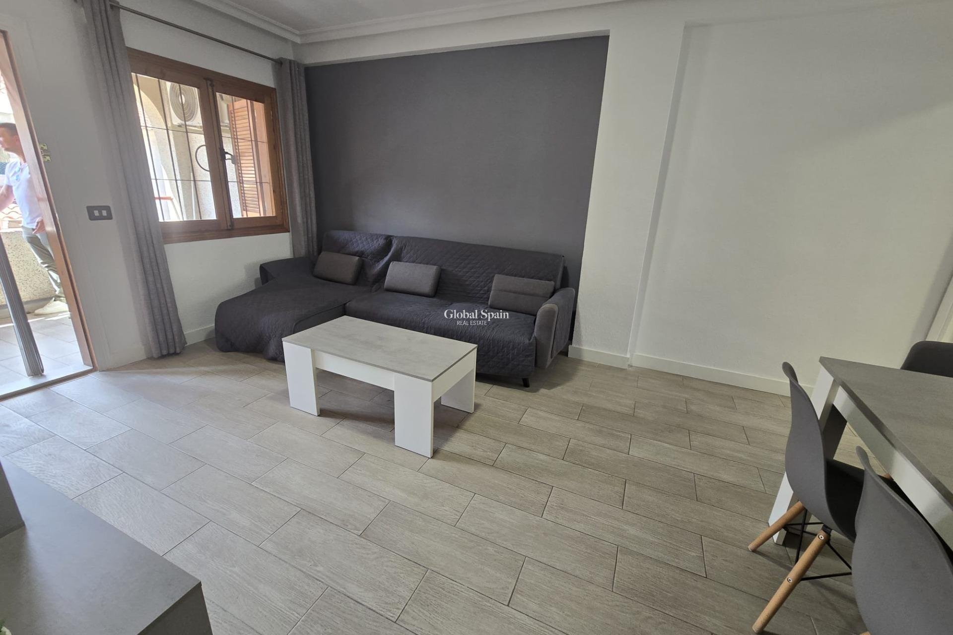Wiederverkauf - WOHNUNG -
TORREVIEJA - Torrevieja