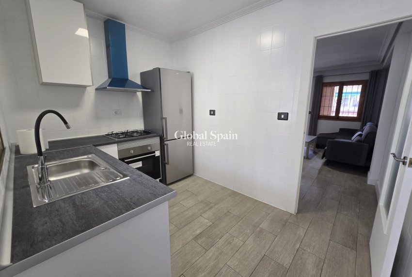 Wiederverkauf - WOHNUNG -
TORREVIEJA - Torrevieja