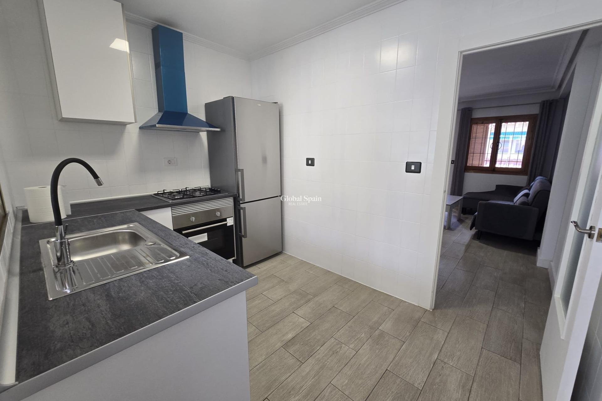 Wiederverkauf - WOHNUNG -
TORREVIEJA - Torrevieja