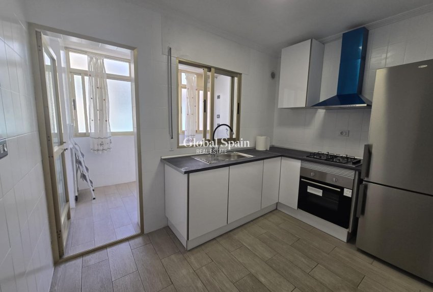 Wiederverkauf - WOHNUNG -
TORREVIEJA - Torrevieja