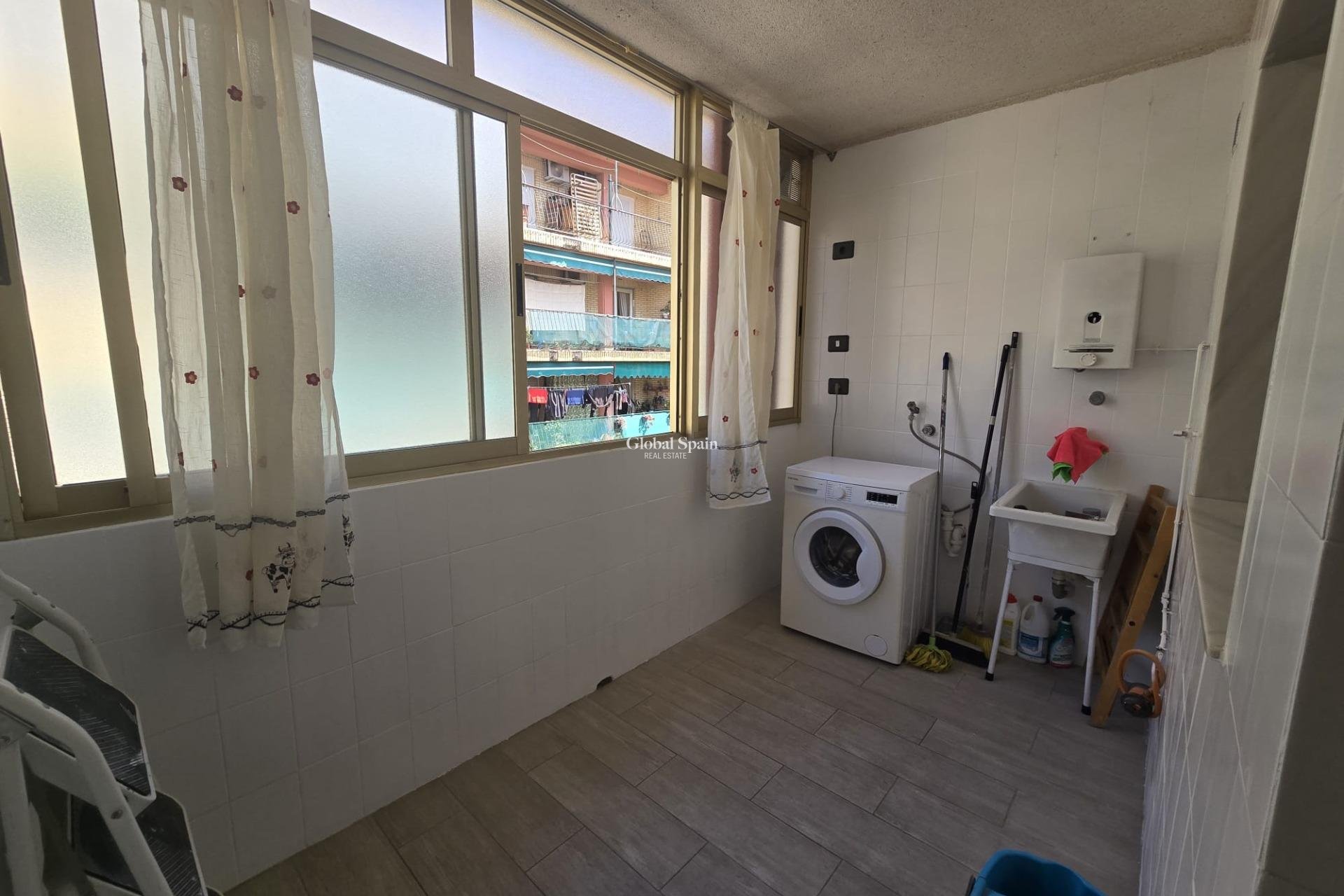 Wiederverkauf - WOHNUNG -
TORREVIEJA - Torrevieja