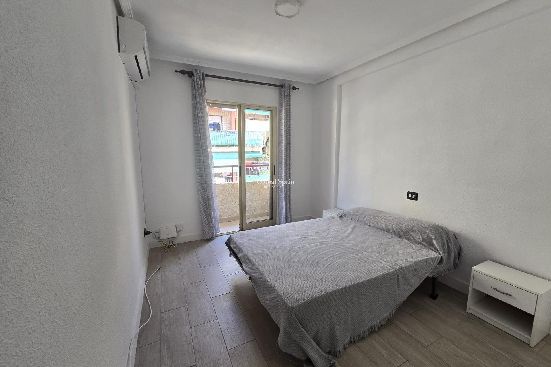 Wiederverkauf - WOHNUNG -
TORREVIEJA - Torrevieja