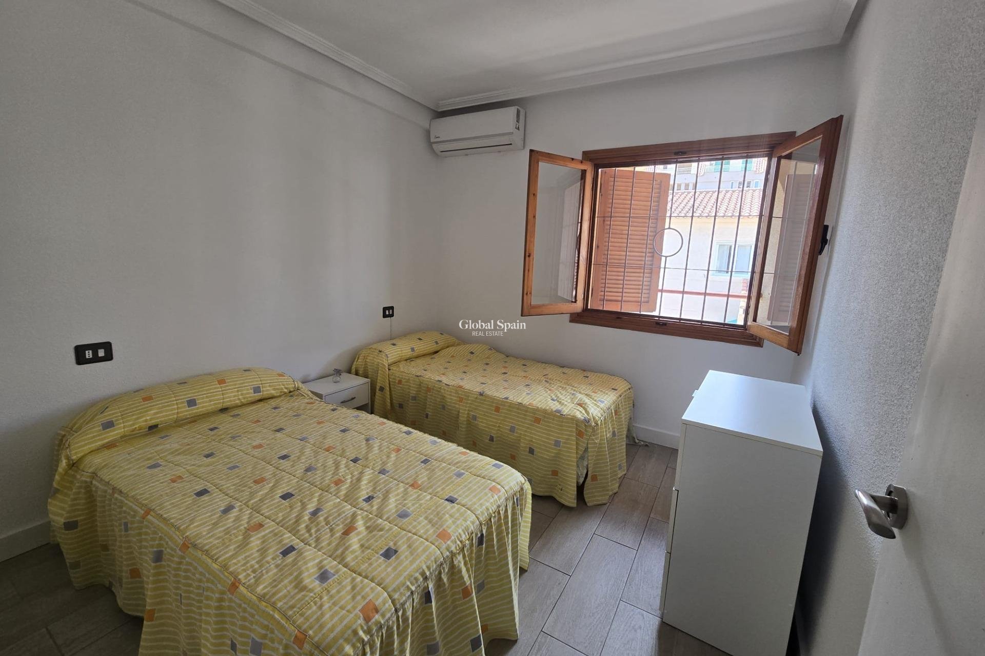 Wiederverkauf - WOHNUNG -
TORREVIEJA - Torrevieja