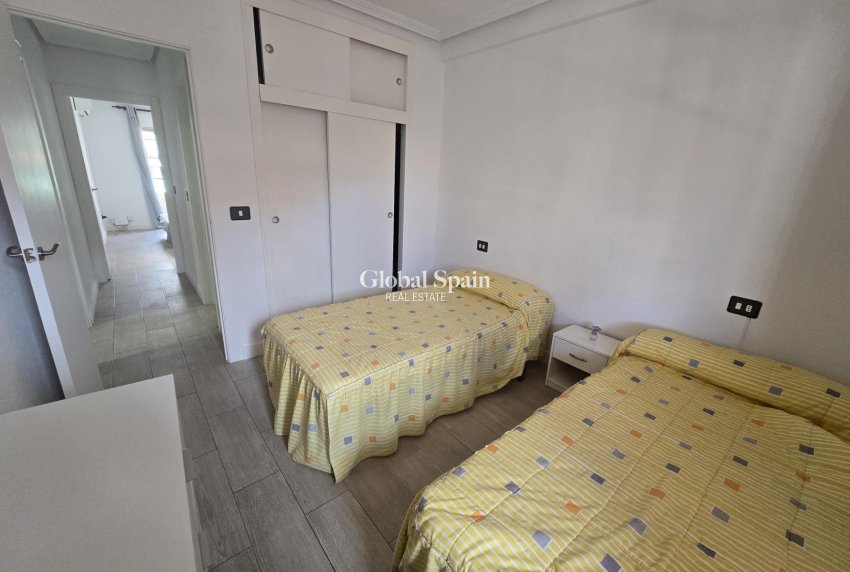 Wiederverkauf - WOHNUNG -
TORREVIEJA - Torrevieja