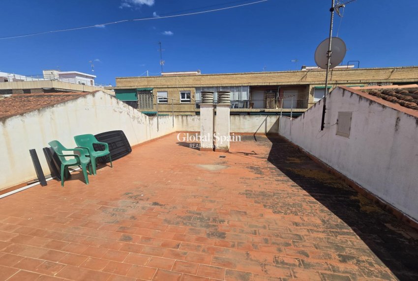 Wiederverkauf - WOHNUNG -
TORREVIEJA - Torrevieja