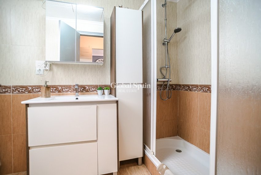 Wiederverkauf - WOHNUNG -
TORREVIEJA - Torrevieja