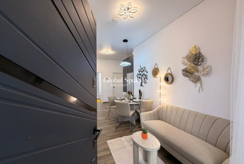Wiederverkauf - WOHNUNG -
TORREVIEJA - Torrevieja
