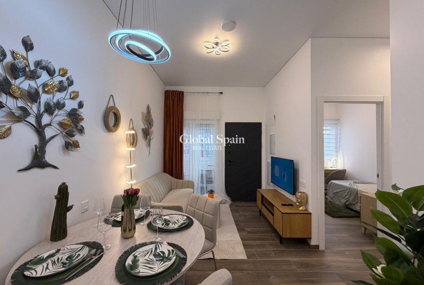 Wiederverkauf - WOHNUNG -
TORREVIEJA - Torrevieja