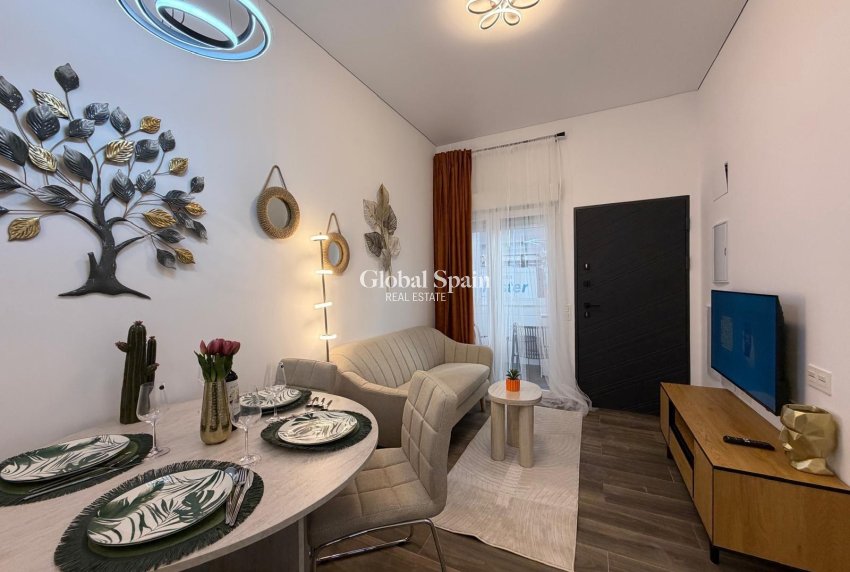 Wiederverkauf - WOHNUNG -
TORREVIEJA - Torrevieja