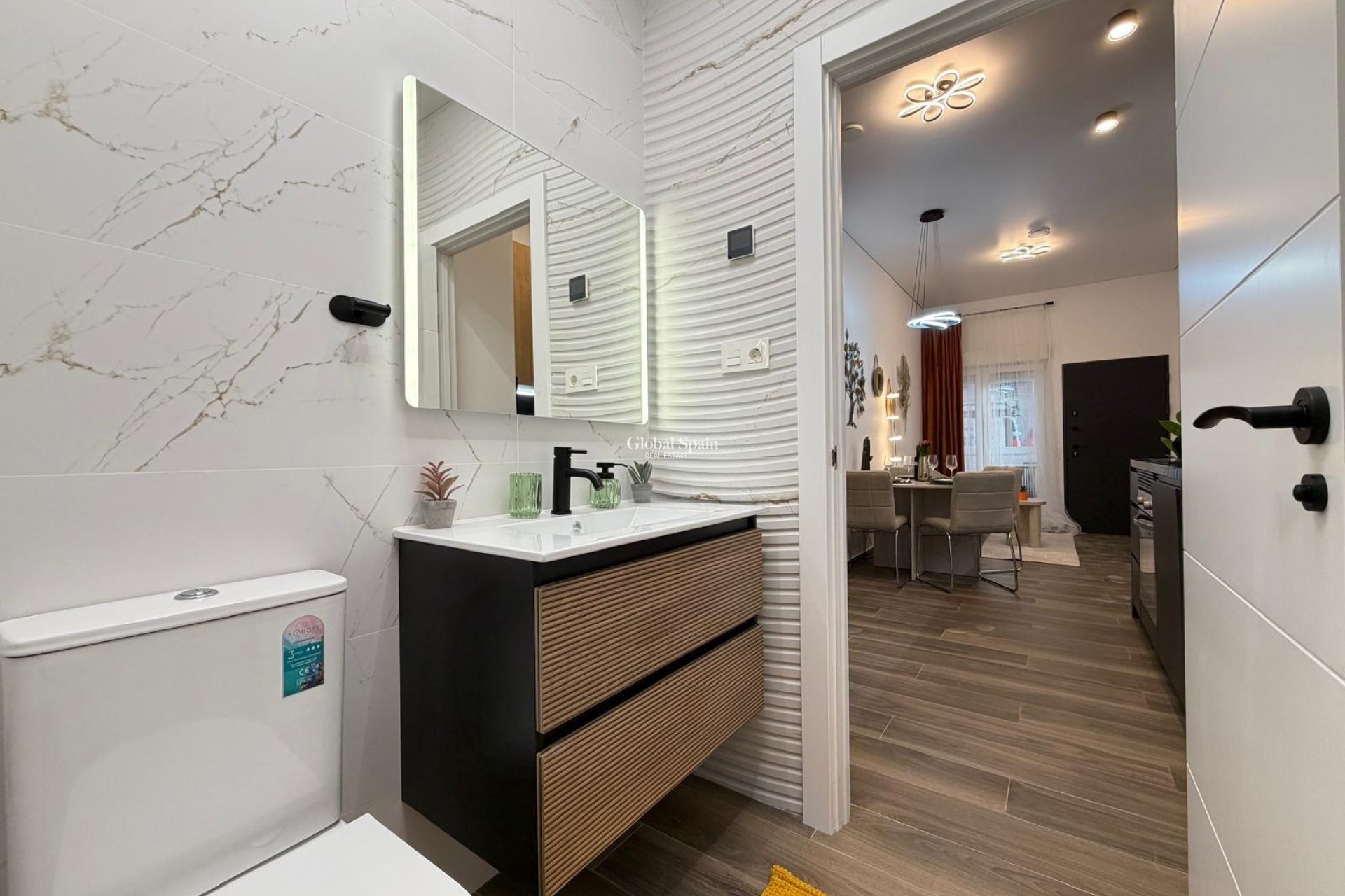 Wiederverkauf - WOHNUNG -
TORREVIEJA - Torrevieja
