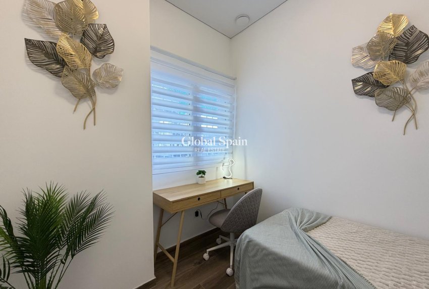 Wiederverkauf - WOHNUNG -
TORREVIEJA - Torrevieja