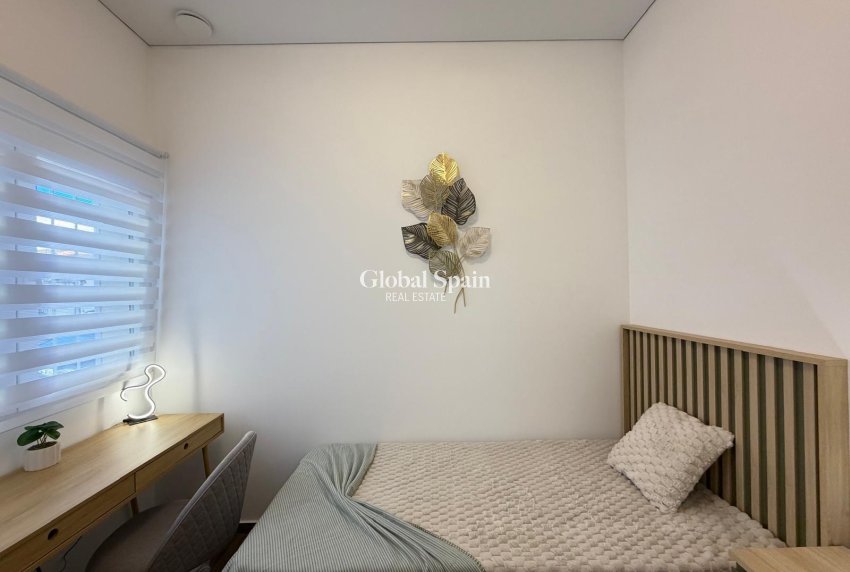 Wiederverkauf - WOHNUNG -
TORREVIEJA - Torrevieja