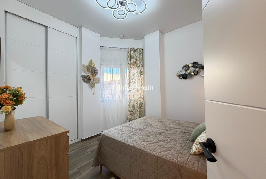Wiederverkauf - WOHNUNG -
TORREVIEJA - Torrevieja