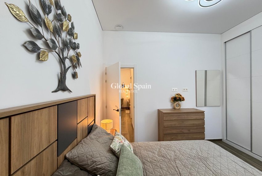 Wiederverkauf - WOHNUNG -
TORREVIEJA - Torrevieja