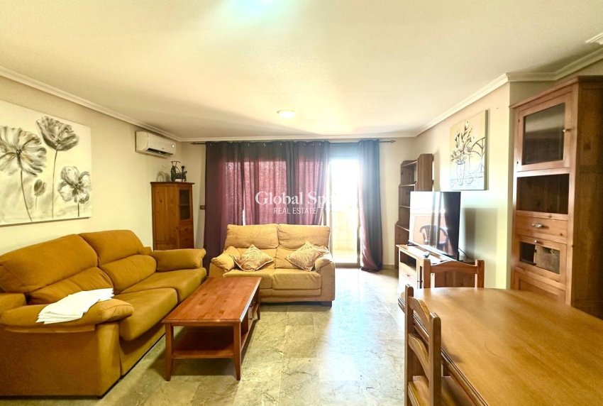 Wiederverkauf - WOHNUNG -
TORREVIEJA - Torrevieja