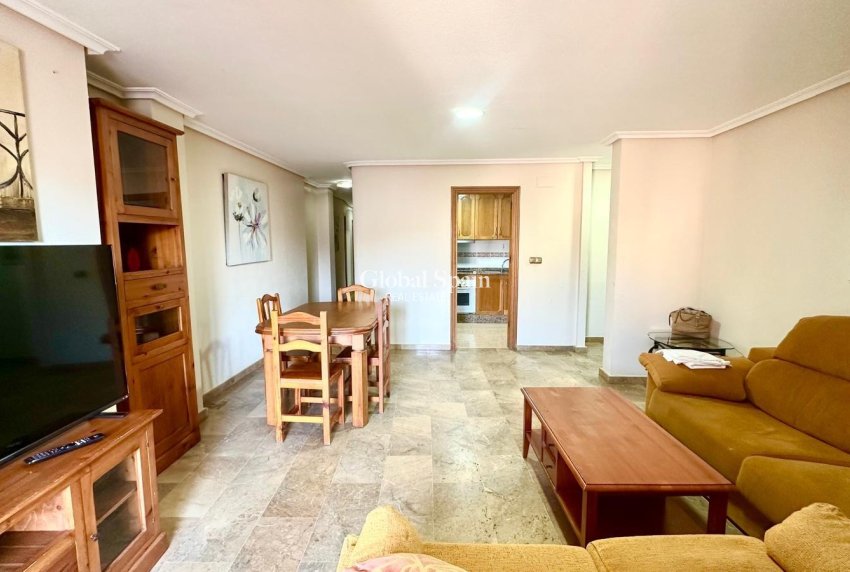 Wiederverkauf - WOHNUNG -
TORREVIEJA - Torrevieja