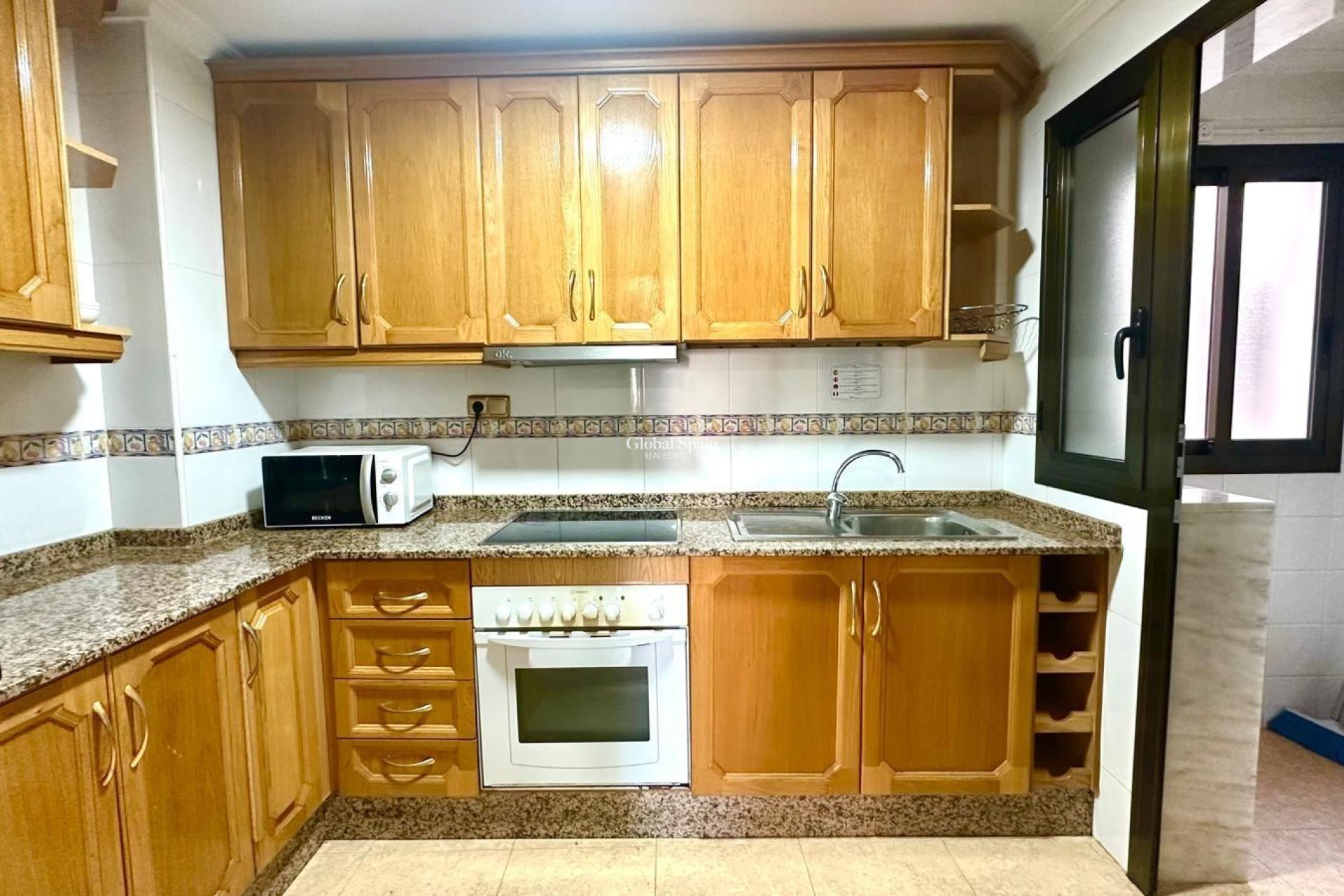 Wiederverkauf - WOHNUNG -
TORREVIEJA - Torrevieja