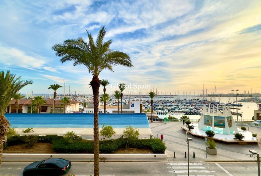 Wiederverkauf - WOHNUNG -
TORREVIEJA - Torrevieja