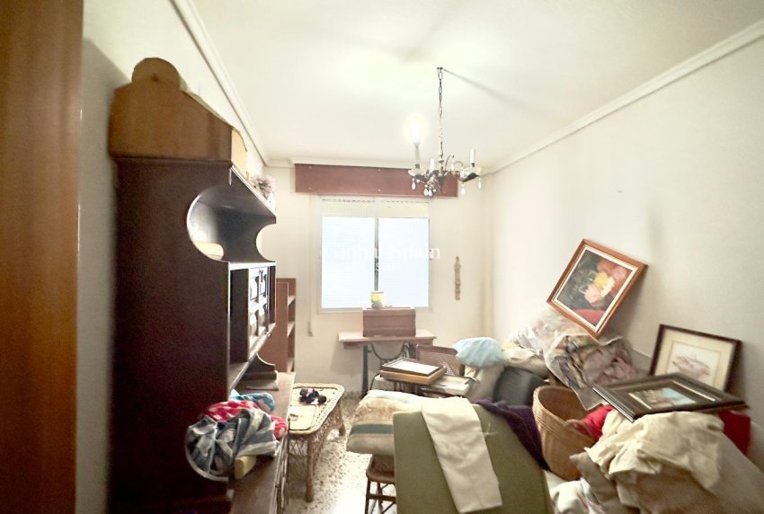 Wiederverkauf - WOHNUNG -
TORREVIEJA - Torrevieja
