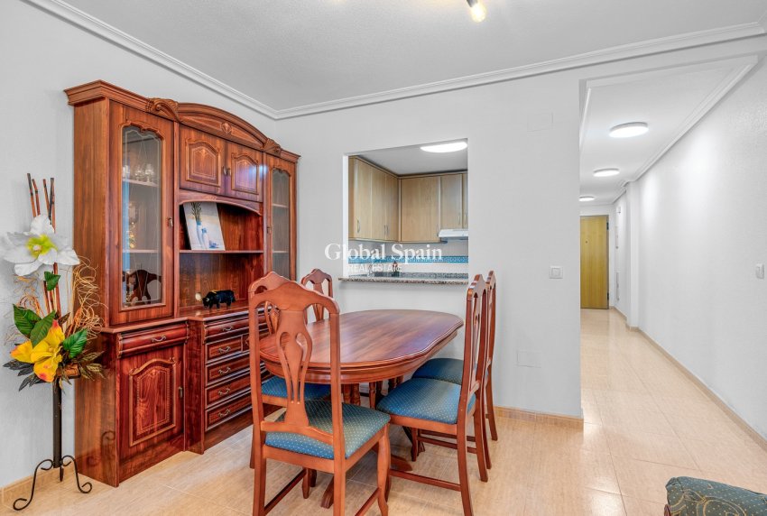 Wiederverkauf - WOHNUNG -
TORREVIEJA - Torrevieja