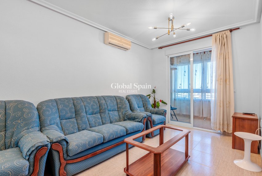 Wiederverkauf - WOHNUNG -
TORREVIEJA - Torrevieja