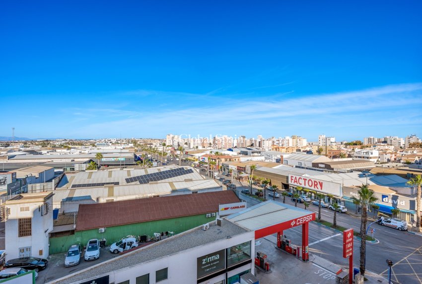 Wiederverkauf - WOHNUNG -
TORREVIEJA - Torrevieja