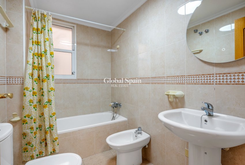 Wiederverkauf - WOHNUNG -
TORREVIEJA - Torrevieja