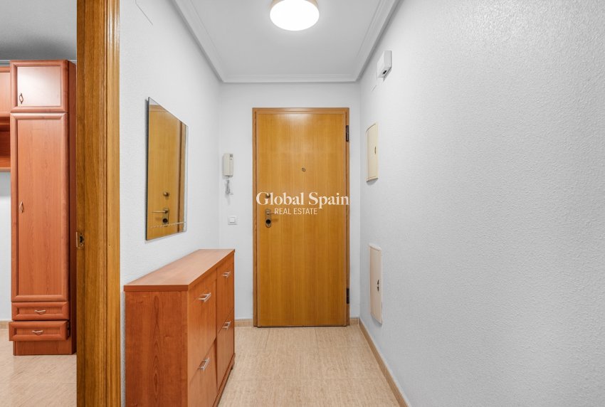 Wiederverkauf - WOHNUNG -
TORREVIEJA - Torrevieja