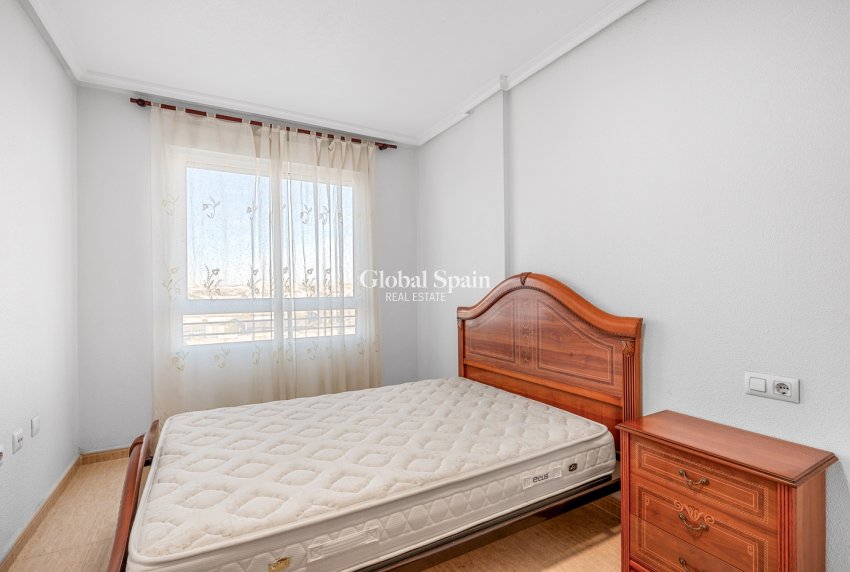 Wiederverkauf - WOHNUNG -
TORREVIEJA - Torrevieja